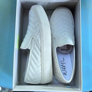 Milann white qult size 10